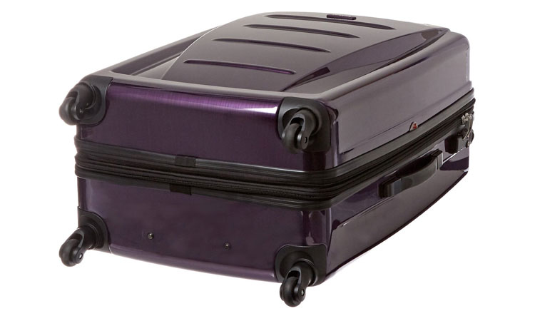 Bottom of the Samsonite Winfield 2 Fashion 28