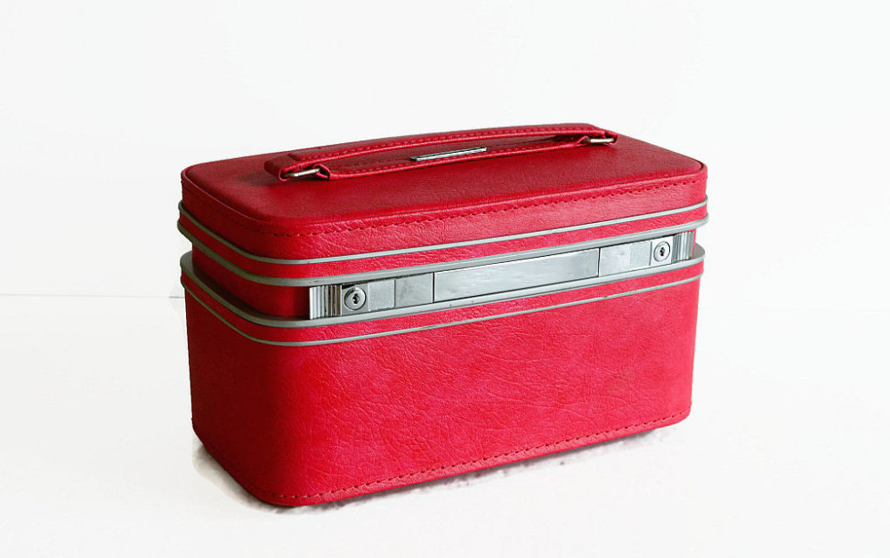 Samsonite Vintage Red Fashionaire Carry-On